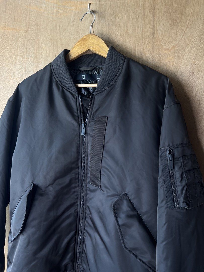 UNIQLO x JIL SANDER FLIGHT JACKET (Category: Coats, Jackets and Outerwear) located in Cebu City. Submitted by generics_dept (Listing ID 1461595391, Image 2). Description: 23.5x27 Good as new No issue Diamond stitch sa loob.