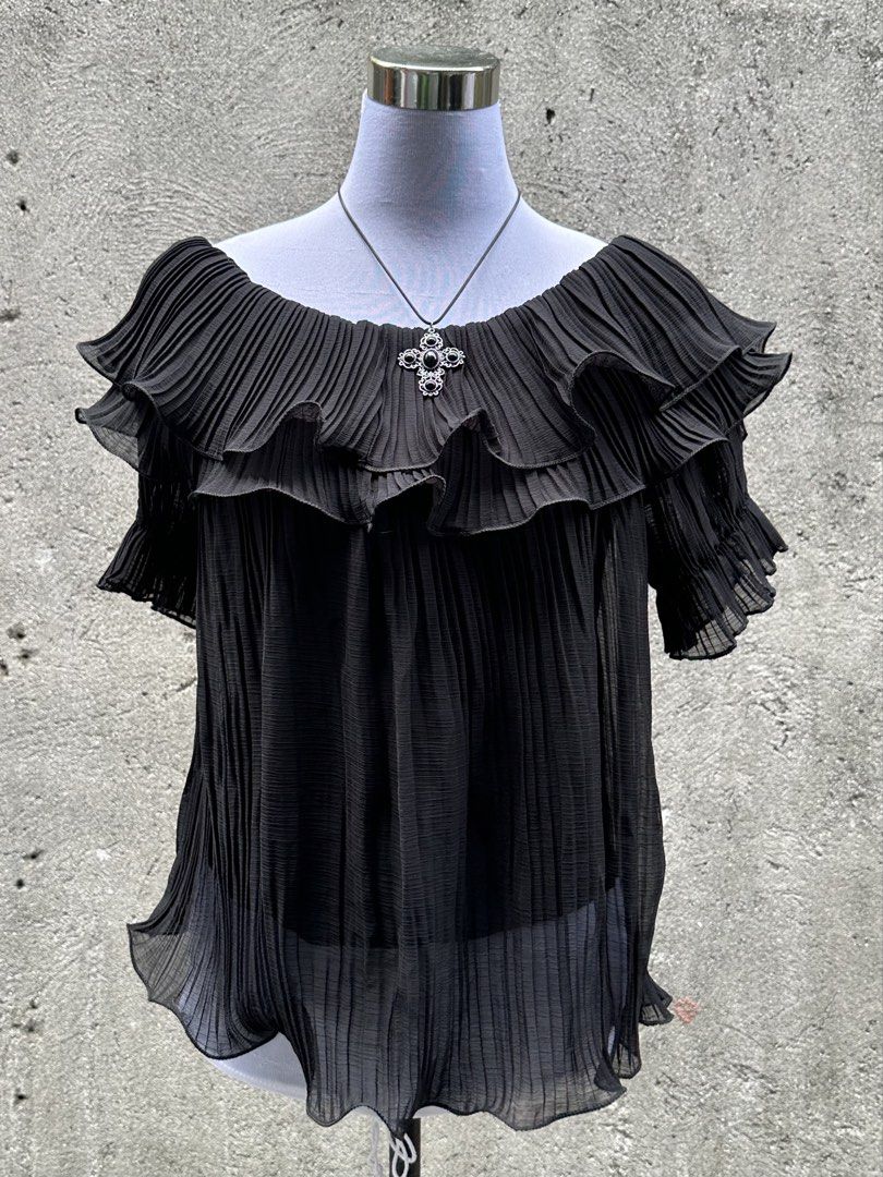 Unique issey miyake ins pleats top (Category: Blouses) located in Dasmarinas. Submitted by mesh.shop (Listing ID 1461700169, Image 2). Description: 1000/10 Luvv thisss Soft Issey miyake vibesss Bust: 30-40 inches Length: 24 inches.