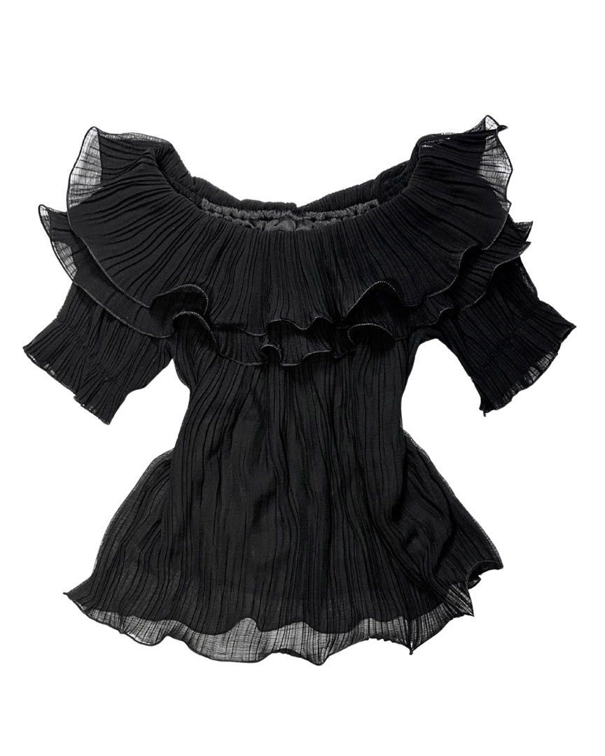 Unique issey miyake ins pleats top (Category: Blouses) located in Dasmarinas. Submitted by mesh.shop (Listing ID 1461700169, Image 1). Description: 1000/10 Luvv thisss Soft Issey miyake vibesss Bust: 30-40 inches Length: 24 inches.