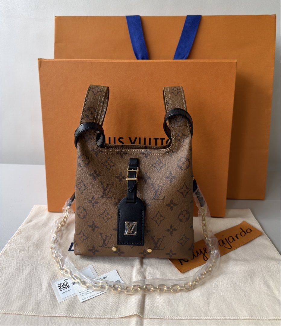 Unused Authentic LV Louis Vuitton Atlantis BB Mono Reverse 2024 (Category: Luxury Bags & Wallets) located in Manila. Submitted by fajardoeyak108 (Listing ID 1458348950, Image 1). Description: Rare in preloved market‼️ New Unused condition displayed only Complete with receipt Great for gifting🎁🌲🎅 Meet up transaction Las Pinas / MOA📍.