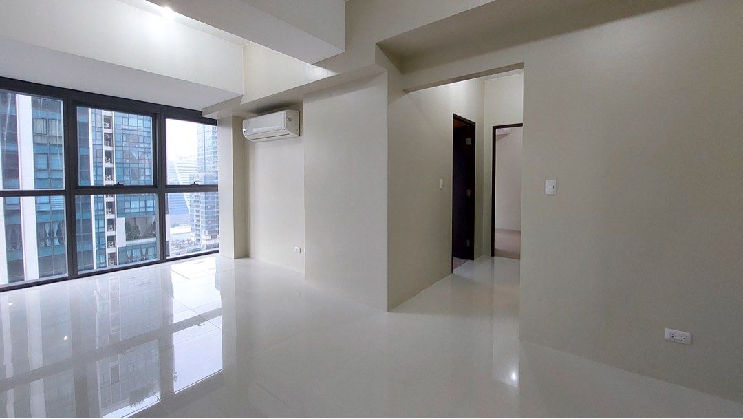 UPTOWN RITZ | 2BR for sale | BGC (Category: Apartments & Condos) located in Makati City. Submitted by BlackTreeRealty (Listing ID 1461760038, Image 1). Description: Uptown Ritz BGC 2-bedroom 80.30 sqm. With maids room High floor PAYMENT OPTIONS 1. CASH TERM - 26,085,000.00 discounted price 2. RENT TO OWN/INSTALLMENT TERM also available Rent to own price: ₱33M 3 years to pay - 10% DP to move in (₱3.3M) - ₱92K for 36 months - lumpsum payment every 