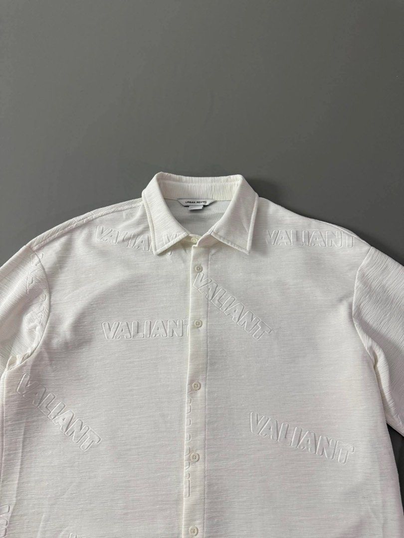 URBAN REVIVO (Category: Formal Shirts) located in Guagua. Submitted by sweetboyy (Listing ID 1461582990, Image 2). Description: URBAN REVIVO EXCELLENT CONDITION / NO ISSUE SIZE MEDIUM ON TAG / DIMES L30 W24.