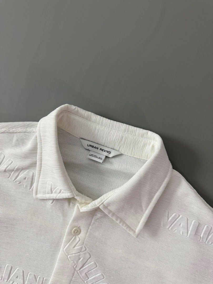 URBAN REVIVO (Category: Formal Shirts) located in Guagua. Submitted by sweetboyy (Listing ID 1461582990, Image 3). Description: URBAN REVIVO EXCELLENT CONDITION / NO ISSUE SIZE MEDIUM ON TAG / DIMES L30 W24.