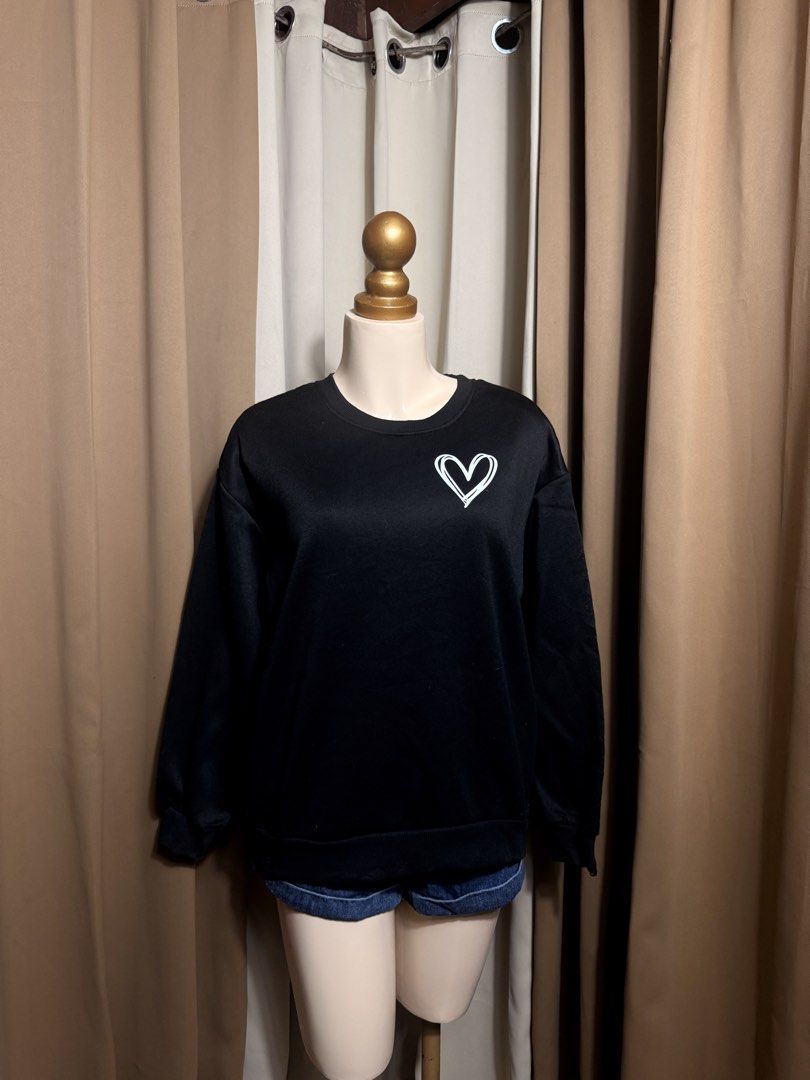 Us brand heart sweater (Category: Coats, Jackets and Outerwear) located in Pateros City. Submitted by jnnhfrnndz (Listing ID 1461668487, Image 1). Description: Us brand Freesize up to Large Need wash ✨ NEW ARRIVALS! ✨ BRANDED HOODIES & SWEATERS 🧥💗 📌 UKAY ITEMS / PRELOVED 📌 Please MANAGE YOUR EXPECTATIONS — these are ukay pieces, so may possible signs of usage, minor stains, fading, or other imperfections. 📌 ALL ITEMS NEED WASHING before use.