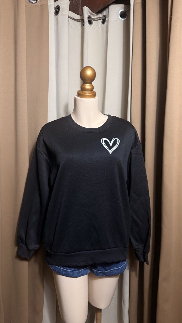 Us brand heart sweater (Category: Coats, Jackets and Outerwear) located in Pateros City. Submitted by jnnhfrnndz (Listing ID 1461668487, Image 2). Description: Us brand Freesize up to Large Need wash ✨ NEW ARRIVALS! ✨ BRANDED HOODIES & SWEATERS 🧥💗 📌 UKAY ITEMS / PRELOVED 📌 Please MANAGE YOUR EXPECTATIONS — these are ukay pieces, so may possible signs of usage, minor stains, fading, or other imperfections. 📌 ALL ITEMS NEED WASHING before use.