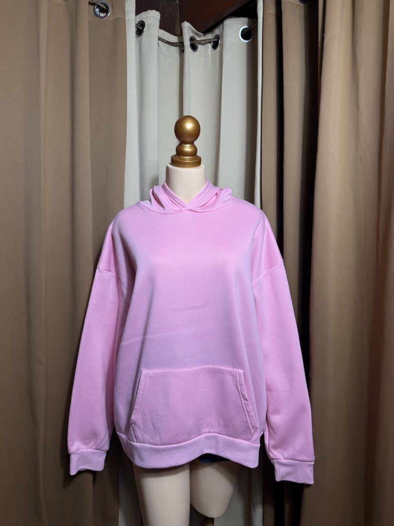 Us brand plain pink Hoodie (Category: Coats, Jackets and Outerwear) located in Pateros City. Submitted by jnnhfrnndz (Listing ID 1461678232, Image 1). Description: Us brand Freesize up to Xl With light signs of normal wear and minor surface lint typical for soft cotton/fleece Need wash ✨ NEW ARRIVALS! ✨ BRANDED HOODIES & SWEATERS 🧥💗 📌 UKAY ITEMS / PRELOVED 📌 Please MANAGE YOUR EXPECTATIONS — these are ukay pieces, so may possible signs of usa