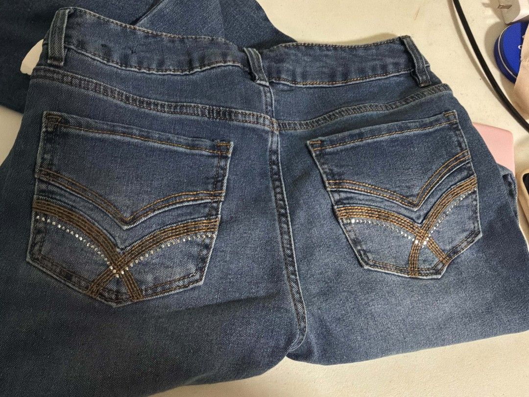 Classic high rise bootcut flared jeans (Category: Jeans) located in Manila. Submitted by belair06 (Listing ID 1461582313, Image 3). Description: Authentic brand new classic flared leg silhouette jeans bootcut from USA - padala from balikbayan box, still with tag - rfs: doesn't fit me, not into flared jeans fits: M-L waistline. US 6 in tag. like levis.