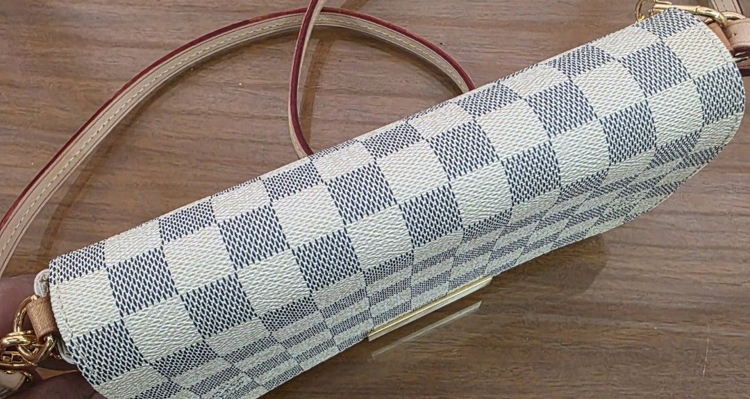 Ľv Favorite Damier Azur PM (Category: Cross-body Bags) located in Quezon City. Submitted by lifestyleboutik (Listing ID 1461760397, Image 3). Description: Ukay Source No fowl smell Dirtstain inside Coded PM Size.