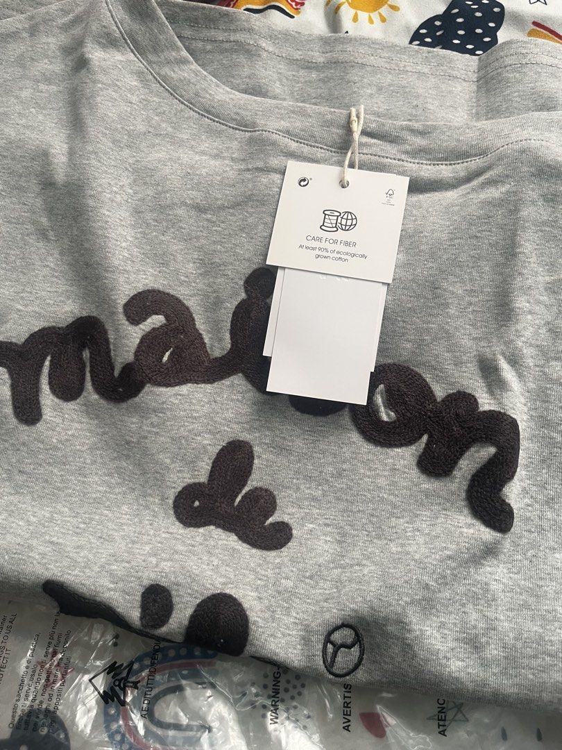 VALEN BKK MAISON ONESIDED SHIRT (Category: Blouses) located in Batangas. Submitted by mthrifts. (Listing ID 1461562945, Image 2). Description: Best fit MEDIUM-upto semi XL kasya pa to 🥹 since stretchy sya, and malaki ang sizing super COTTON ang tela. .