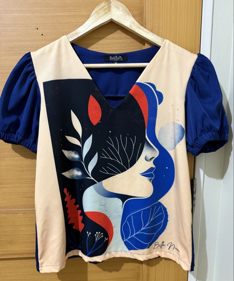Valeria blue printed blouse (Category: Blouses) located in Taguig. Submitted by happy.viascloset (Listing ID 1461740226, Image 3). Description: waahed and untagged, never used, wrong size.