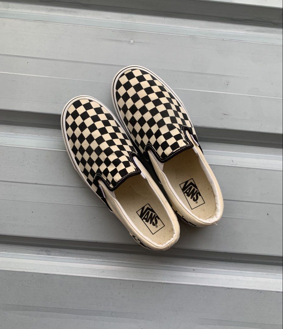 Vans Checkered Slip-on (Category: Sneakers) located in Marikina City. Submitted by azaero (Listing ID 1461708389, Image 3). Description: Size Men’s US 9.5 / cm 27.5 / Euro 42.5 Good Condition .