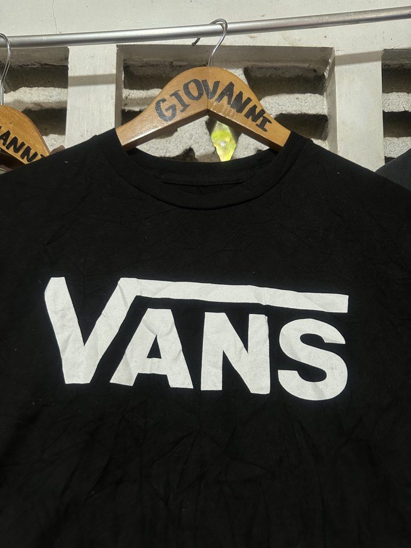 Vans Crew Neck Shirt (Category: Tshirts & Polo Shirts ) located in Ozamiz City. Submitted by quick_done_deals (Listing ID 1461704471, Image 2). Description: 🛒 ** Vans Crew Neck Shirt ** 🖤 💯 Excellent Condition 📐 Dimes: L27xW21 (M) 🔍 Issue: Hairline letter “S” see last pic 🎨 Color Rate: 9.5 / 10.
