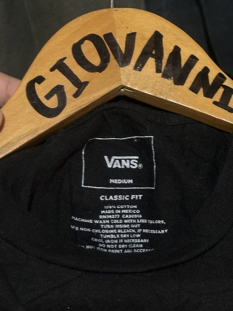 Vans Crew Neck Shirt (Category: Tshirts & Polo Shirts ) located in Ozamiz City. Submitted by quick_done_deals (Listing ID 1461704471, Image 3). Description: 🛒 ** Vans Crew Neck Shirt ** 🖤 💯 Excellent Condition 📐 Dimes: L27xW21 (M) 🔍 Issue: Hairline letter “S” see last pic 🎨 Color Rate: 9.5 / 10.