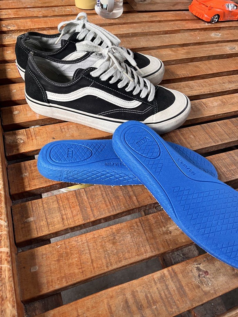 Vans Decon Style (Category: Sneakers) located in Manila. Submitted by jwmll (Listing ID 1461748170, Image 3). Description: Good Condition!!!!.