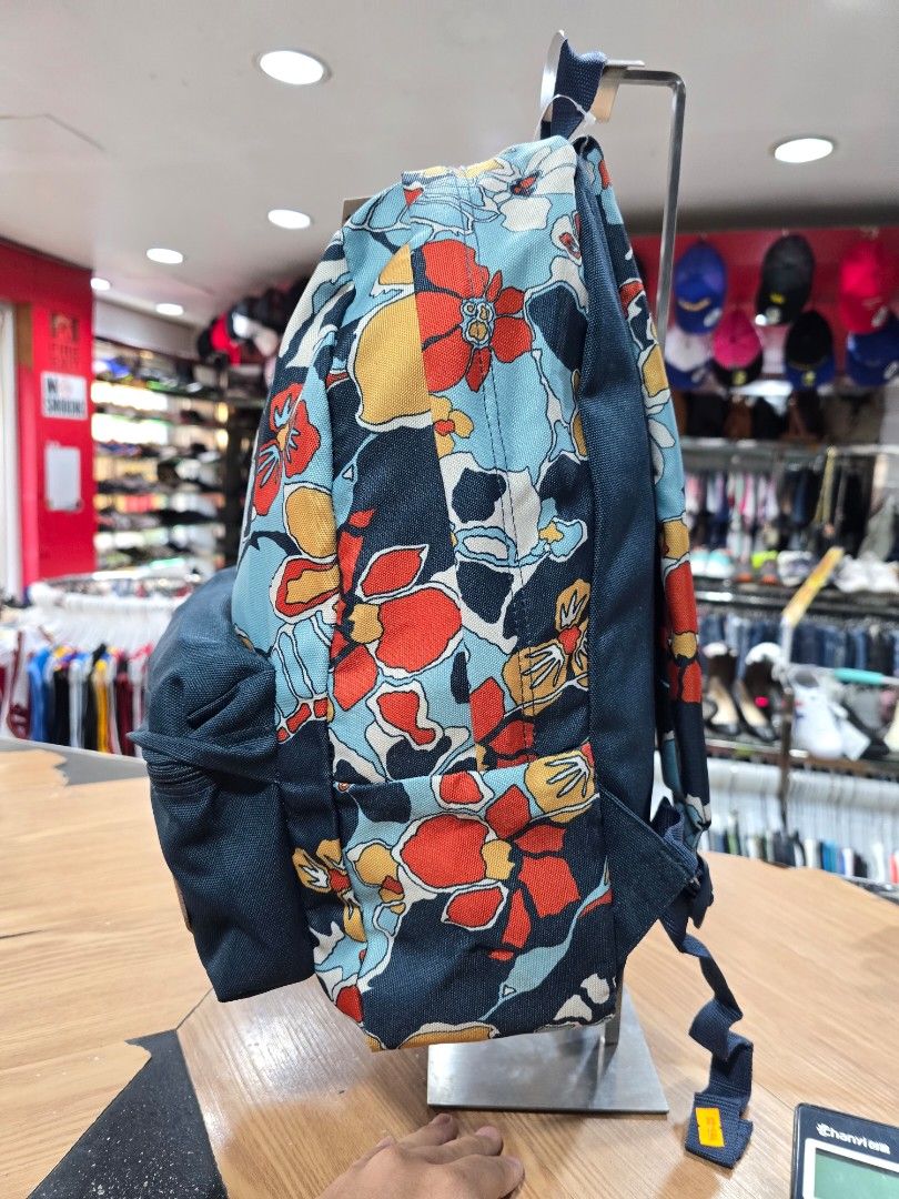 Vans Old Skool Backpack (Category: Backpacks) located in Iba. Submitted by conditionexcellente (Listing ID 1461668383, Image 2). Description: .