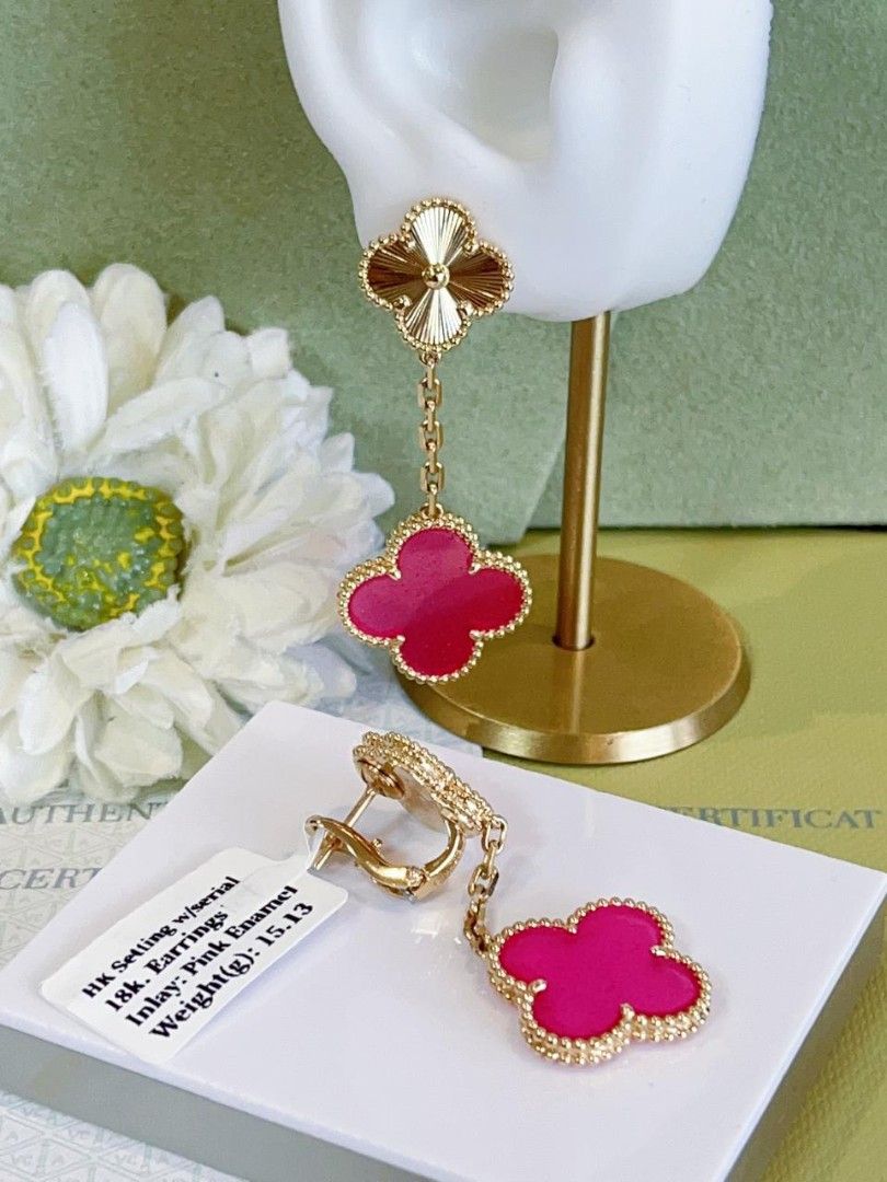 vca earring dangling 18k gold hk setting (Category: Earrings) located in Manila. Submitted by primejewelry (Listing ID 1461564927, Image 1). Description: .