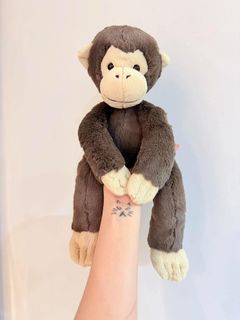 (Category: ) located in . Submitted by callsmebae.bear (Listing ID 1461778422, Image 1). Description: .