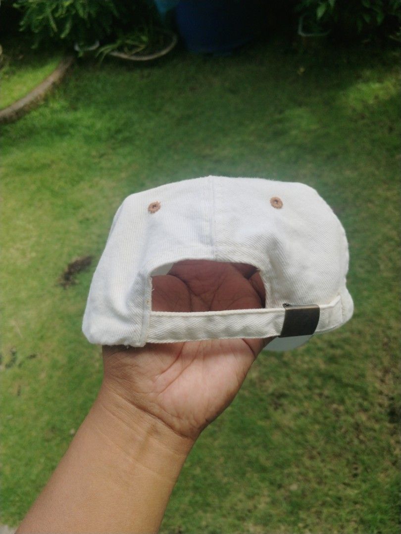 Vintage 90s disney Pooh (Category: Caps & Hats) located in Legazpi City. Submitted by genobecollectives (Listing ID 1461566649, Image 2). Description: Vintage 1990s Disney Classic Pooh Strapback Cap 350 free ship One size fits all Very good used condition Dm📩.