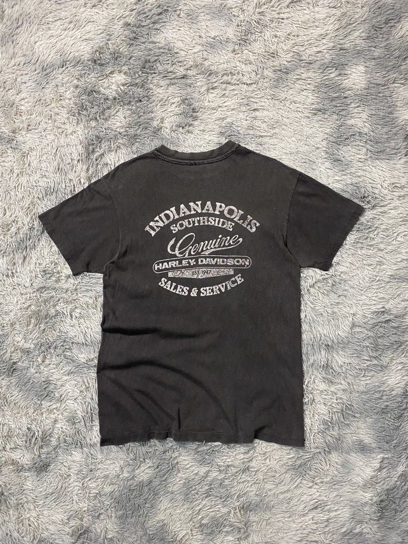Vintage 90's Harley Davidson Eagle Shirt (Category: Tshirts & Polo Shirts ) located in Solano. Submitted by solothrifting (Listing ID 1461566289, Image 2). Description: Vintage 90's Harley Davidson Eagle Shirt Single stitch all over Condition: 8.5/10 vintage condition Size on tag: L, can fit M.