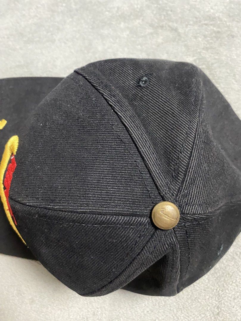 Vintage 90s Nike Snapback Cap (Category: Caps & Hats) located in Iloilo. Submitted by anything_goesph (Listing ID 1461724563, Image 3). Description: cut tag one size fits all see photos for details.