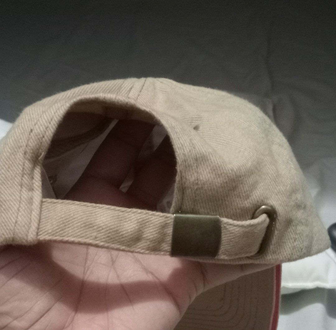 Vintage Bahamas Cap (Category: Caps & Hats) located in Tarlac. Submitted by faithfulfinds (Listing ID 1461721903, Image 2). Description: Vintage Bahamas "Surrender The Booty" Cap Condition: Like new, Malinis pa Brand: Dorsett Tee's (Authentic Bahamas Souvenir) Material: 100% Cotton Color: Khaki Magandang panlakad o pang-porma. Walang kupas o himulmol..