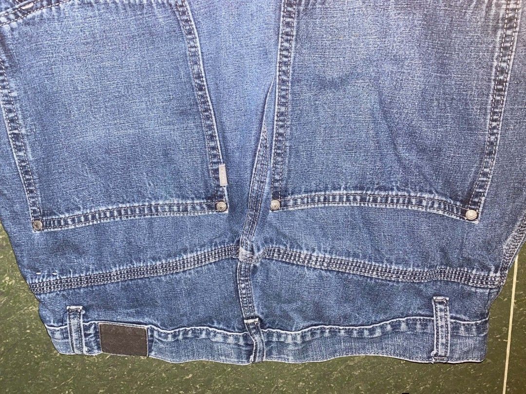 Vintage Blue Levi's Silvertab Carpenter Pants (Category: Jeans) located in Tuguegarao City. Submitted by tylerthecollector (Listing ID 1461659962, Image 3). Description: Dimes: Length 42 Waist 32 Thigh 14 Hem 10 issues: Repaired Hem bites.