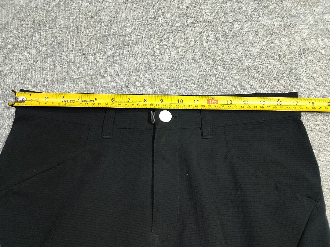 Vintage Bridgestone Golf pants (Category: Activewear) located in Cadiz. Submitted by comradstuff (Listing ID 1461565365, Image 3). Description: Vintage Bridgestone Golf pants waist 34" length 43".
