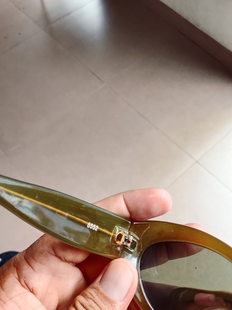 Vintage cat eye sunglasses (Category: Sunglasses & Eyewear) located in Manila. Submitted by newage.vintage (Listing ID 1461580258, Image 3). Description: - vintage cat eye sunglasses - 90's to 2000 era design - good condition.