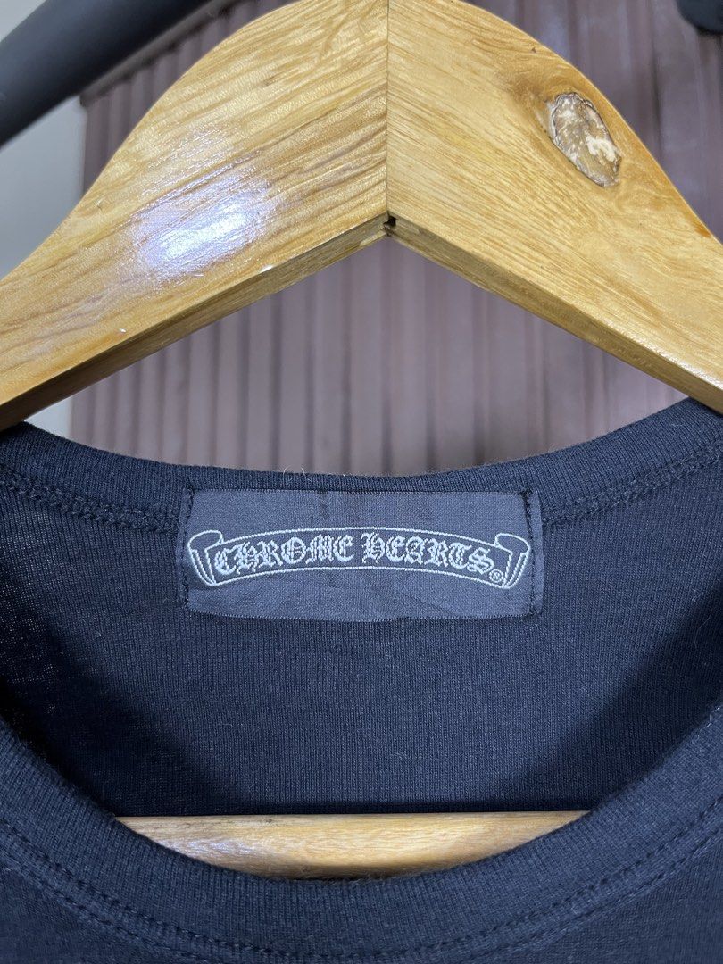 Vintage Chrome Hearts Plain Tee (Category: Tshirts & Polo Shirts ) located in Cabanatuan. Submitted by cabsygoods (Listing ID 1461712980, Image 3). Description: Vintage Chrome Hearts Plain Tee Width 15 Length 27 Very good condition No issue Color rate 9/10 Dm to purchase! 📩.