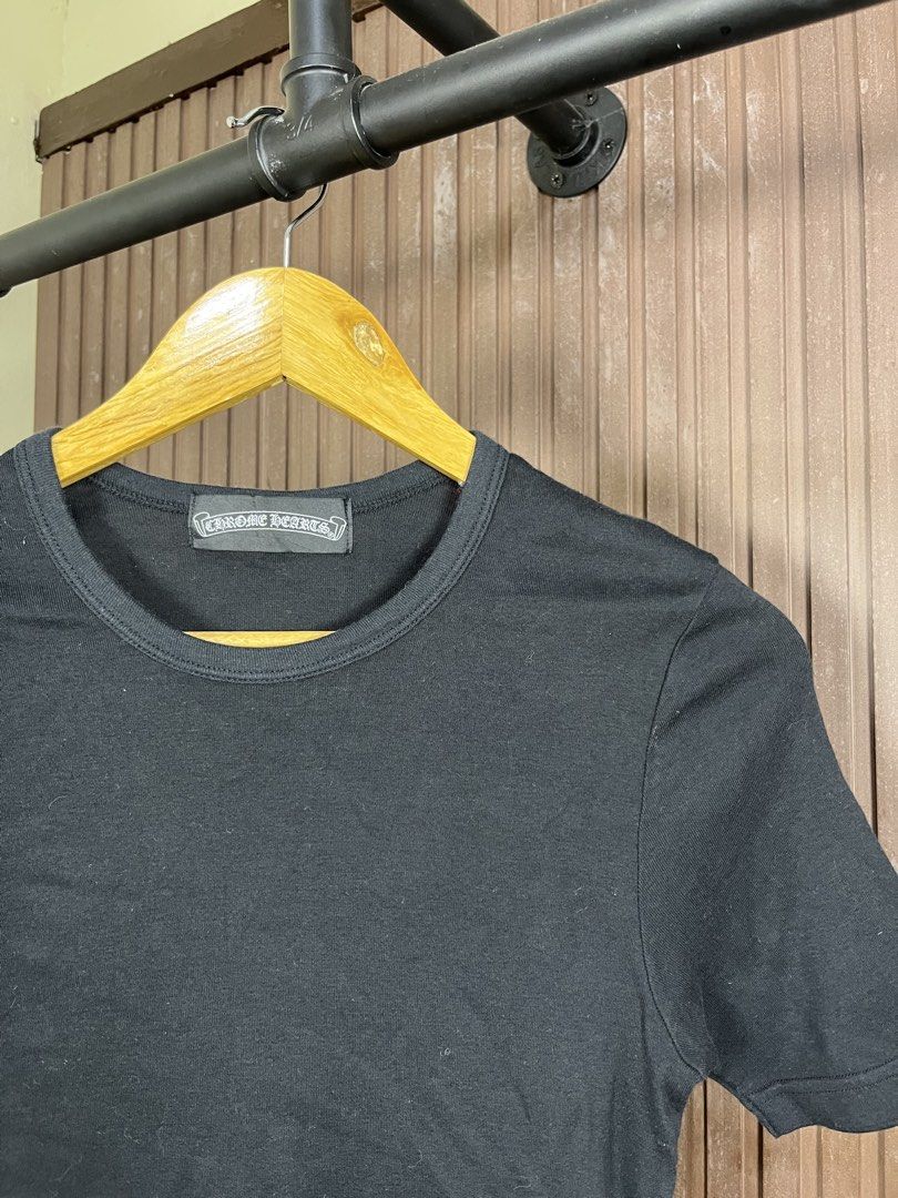 Vintage Chrome Hearts Plain Tee (Category: Tshirts & Polo Shirts ) located in Cabanatuan. Submitted by cabsygoods (Listing ID 1461712980, Image 2). Description: Vintage Chrome Hearts Plain Tee Width 15 Length 27 Very good condition No issue Color rate 9/10 Dm to purchase! 📩.