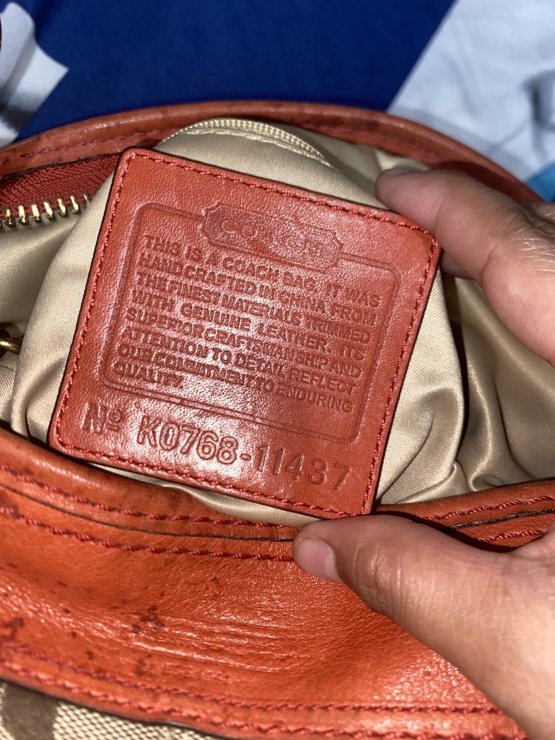 Vintage Coach Bleecker Signature Canvas (Category: Shoulder Bags) located in Manila. Submitted by mailaquiam90510 (Listing ID 1461681517, Image 2). Description: .