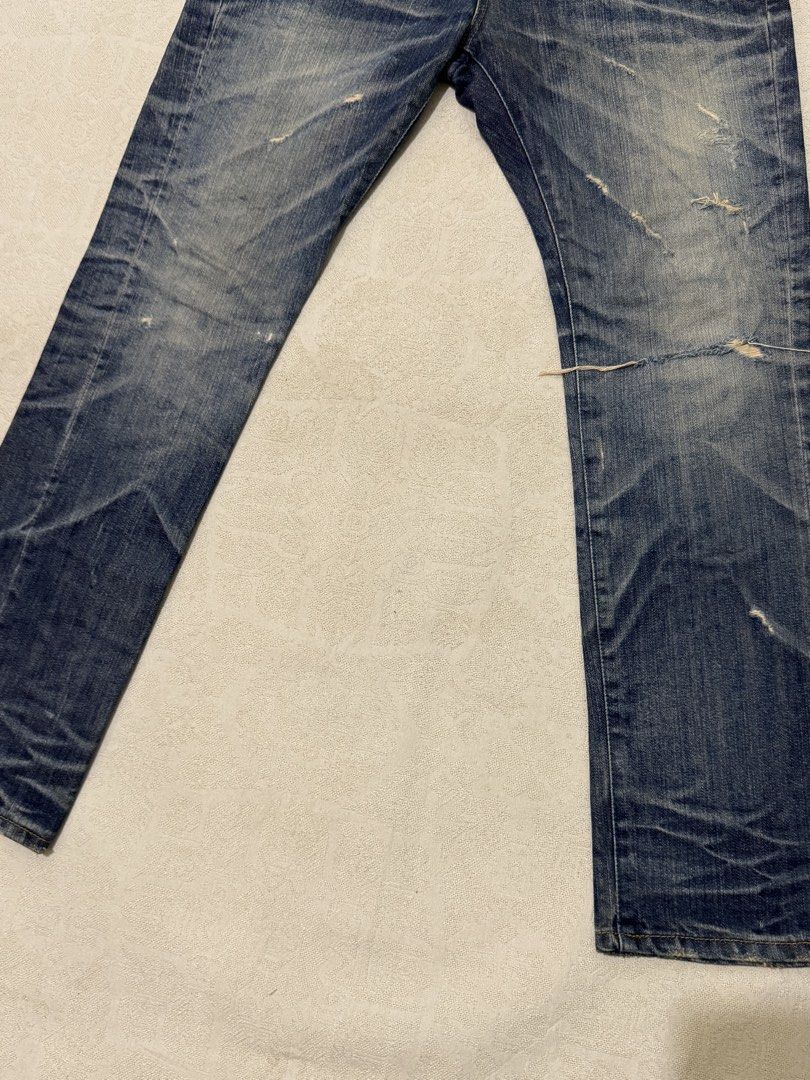 Vintage Digreen Faded Jeans (Category: Jeans) located in Angeles City. Submitted by luigisells (Listing ID 1461759104, Image 3). Description: Size 36 Very Good Condition Issue/s: none MOP: Gcash or Bank Transfer Courier: J&t Express.