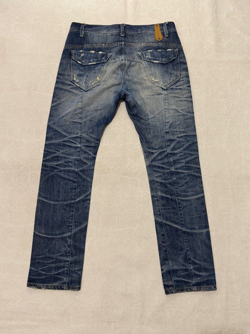 Vintage Digreen Faded Jeans (Category: Jeans) located in Angeles City. Submitted by luigisells (Listing ID 1461759104, Image 2). Description: Size 36 Very Good Condition Issue/s: none MOP: Gcash or Bank Transfer Courier: J&t Express.