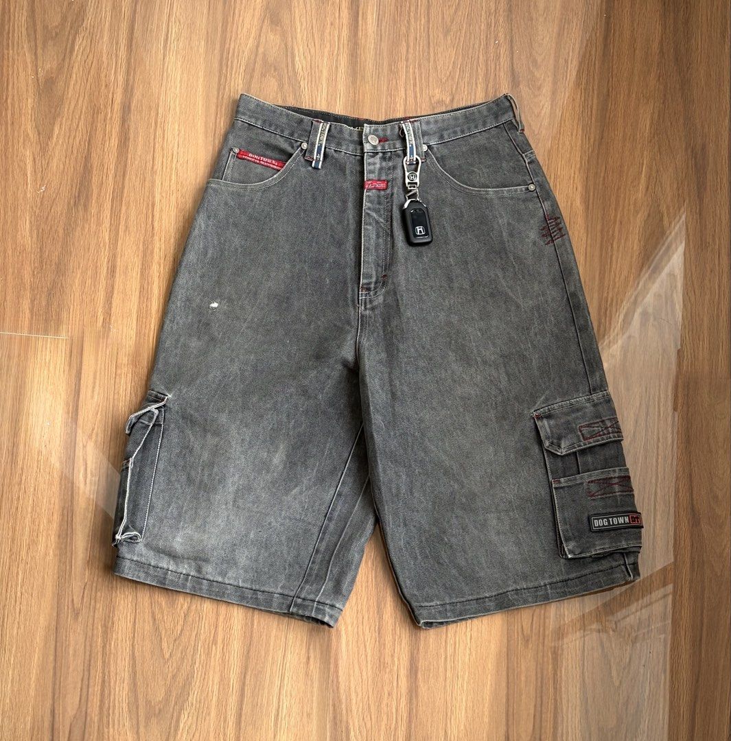 Vintage Dogtown Multi Big Pocket Jorts (Category: Shorts) located in Quezon City. Submitted by oneselect_ (Listing ID 1461619853, Image 2). Description: Vintage Dogtown Multi Big Pocket Jorts Excellent condition Dimensions: 31” | 27” | 12.5” ₱2,500 only 📍SJDM, Bulacan.