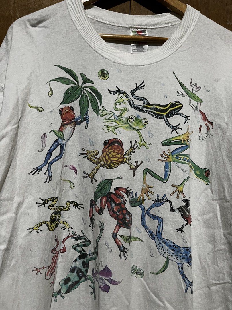 Vintage frog tee (Category: Formal Shirts) located in San Jose. Submitted by thriftfindsarchive (Listing ID 1461680288, Image 2). Description: -Size XL -Width’ 23 -Length’ 29 -No issue -As new condition - 9/10 color rate -fave ✨.