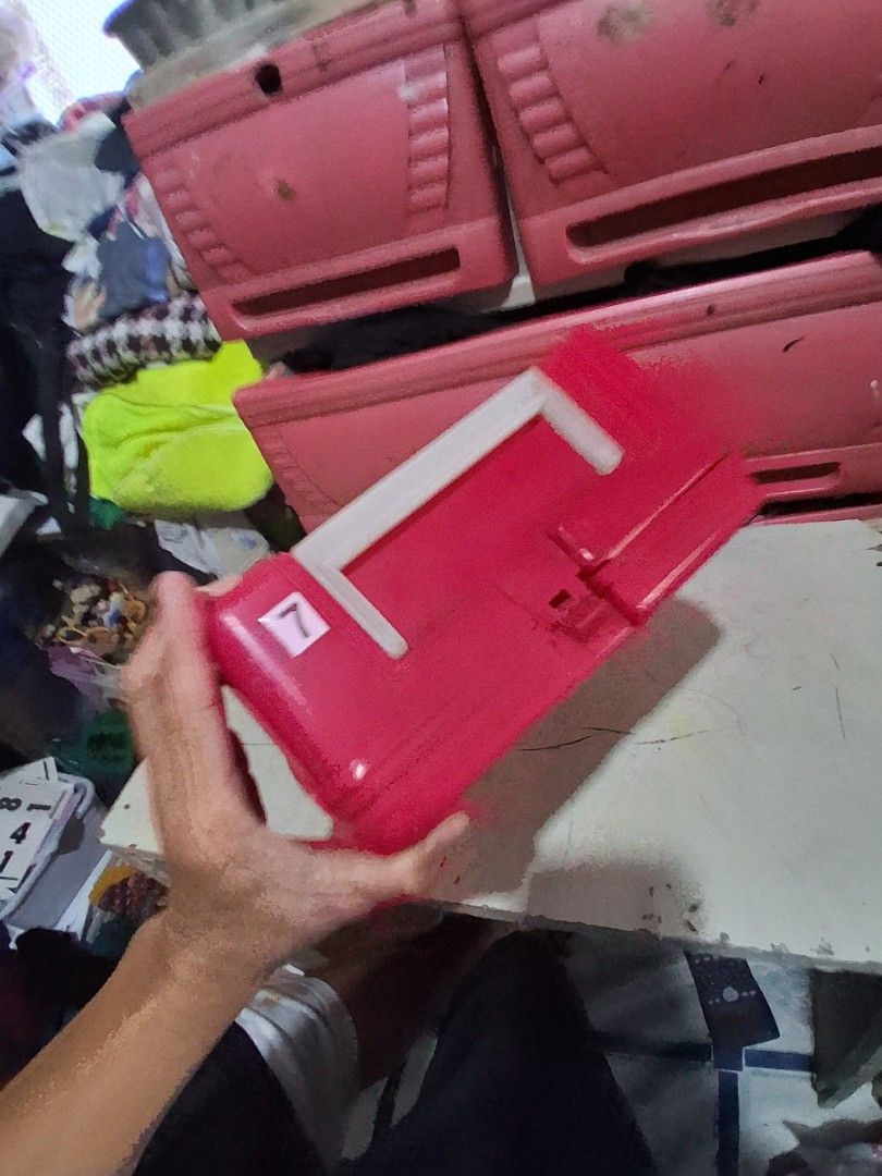 Vintage Garfield Thermos Lunch Box Red (Category: Food Organization & Storage) located in Manila. Submitted by marcas022798212 (Listing ID 1461576702, Image 2). Description: - Retro Thermos Garfield Lunchbox - Bright red plastic with classic Garfield graphic - Shows some signs of wear, consistent with age - Clasp works well - Interior is clean - Perfect for collectors or a fun retro vibe - Great for display or light use.