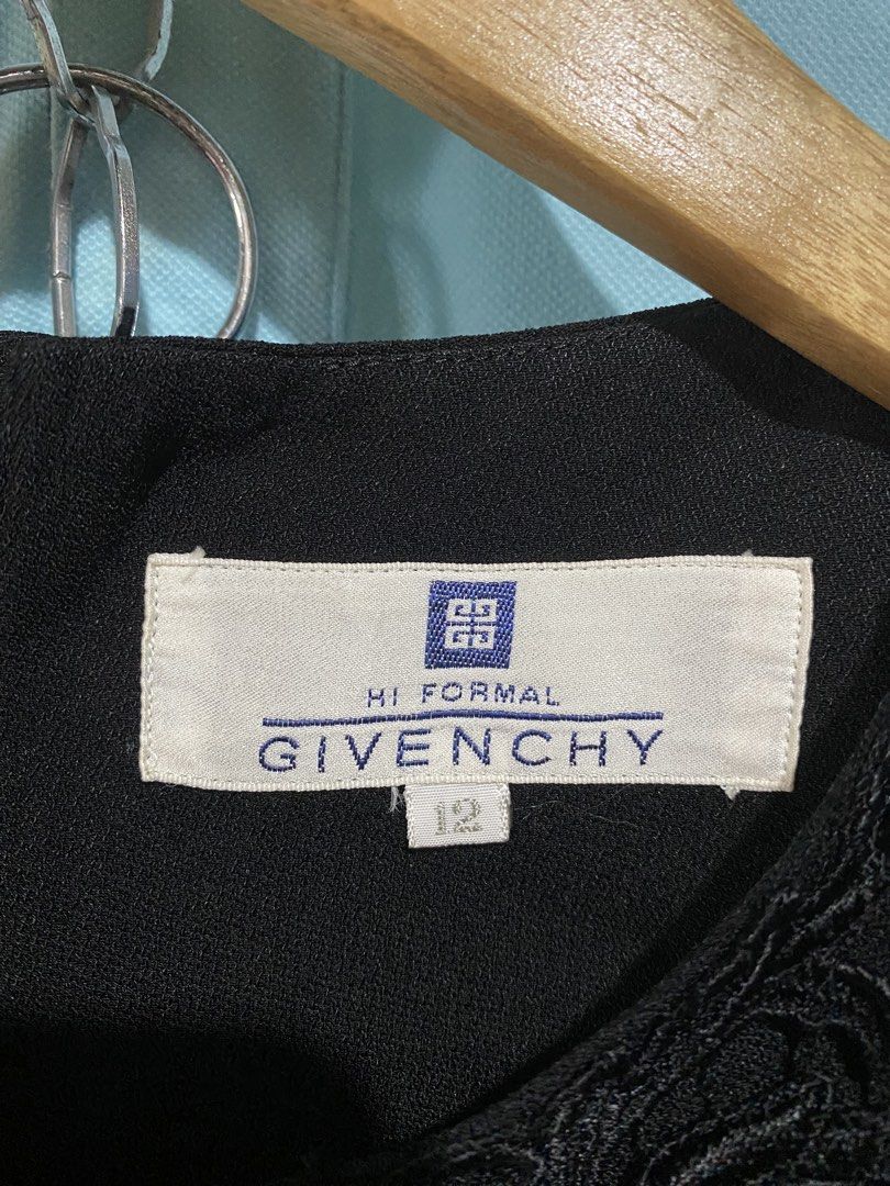 Vintage Givenchy (Category: Coats, Jackets and Outerwear) located in Antipolo. Submitted by mardyvaleza5 (Listing ID 1461593931, Image 3). Description: Size med Good condition .