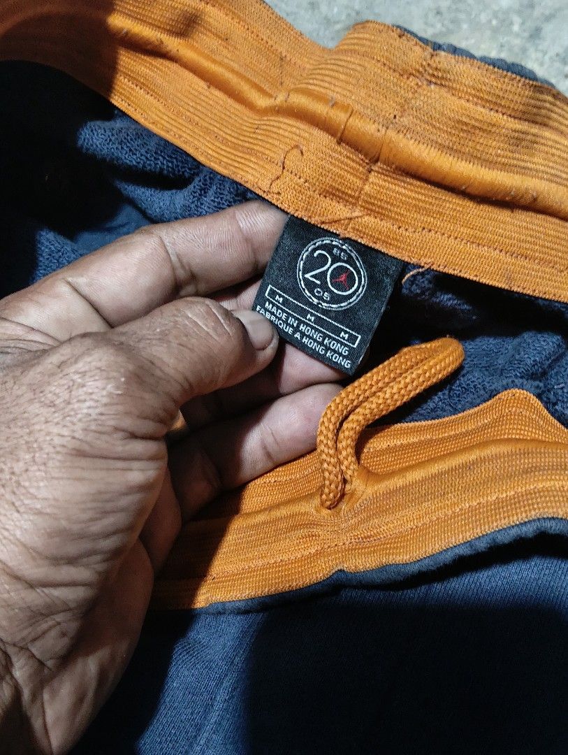 Vintage Jordan (Category: Trousers) located in Ajuy. Submitted by aljohndalumpines88 (Listing ID 1461770681, Image 3). Description: vintage Jordan 8.5/10 colour.