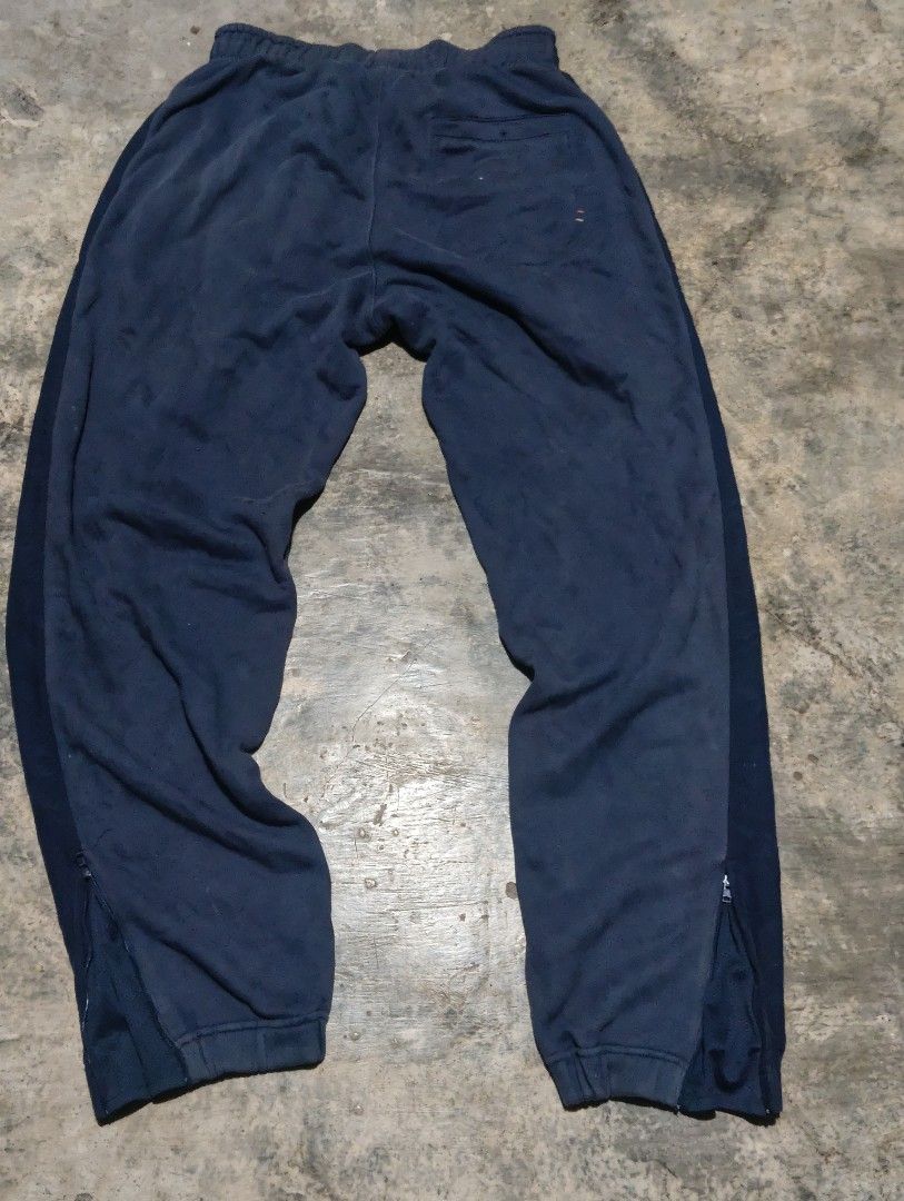 Vintage Jordan (Category: Trousers) located in Ajuy. Submitted by aljohndalumpines88 (Listing ID 1461770681, Image 2). Description: vintage Jordan 8.5/10 colour.