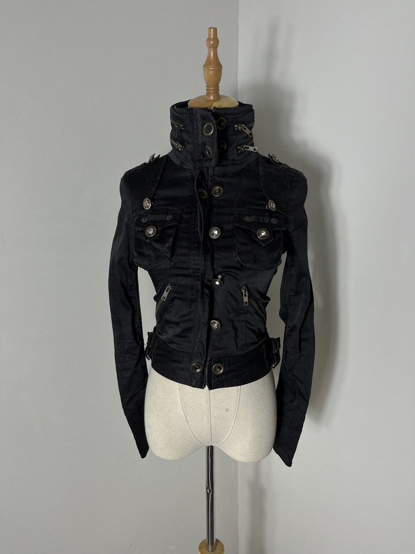 Vintage military jacket (Category: Coats, Jackets and Outerwear) located in Batangas. Submitted by glamourartifacts.archive (Listing ID 1461783959, Image 3). Description: Ganji qu'il Veut que la femme vintage jacket * Details: -Flaw: None -Condition: Good -Color Rate (10/10): 7 * Dimensions(in): Length - 18 Width - 13 Sleeve length - 27 * Price: ₱3000 / $48 + shipping fee **Shipping rates may vary based on the shipping destination** Reminder: All