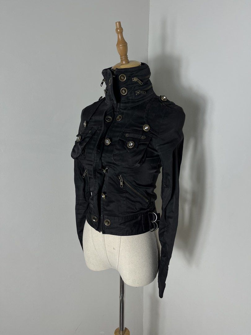 Vintage military jacket (Category: Coats, Jackets and Outerwear) located in Batangas. Submitted by glamourartifacts.archive (Listing ID 1461783959, Image 2). Description: Ganji qu'il Veut que la femme vintage jacket * Details: -Flaw: None -Condition: Good -Color Rate (10/10): 7 * Dimensions(in): Length - 18 Width - 13 Sleeve length - 27 * Price: ₱3000 / $48 + shipping fee **Shipping rates may vary based on the shipping destination** Reminder: All