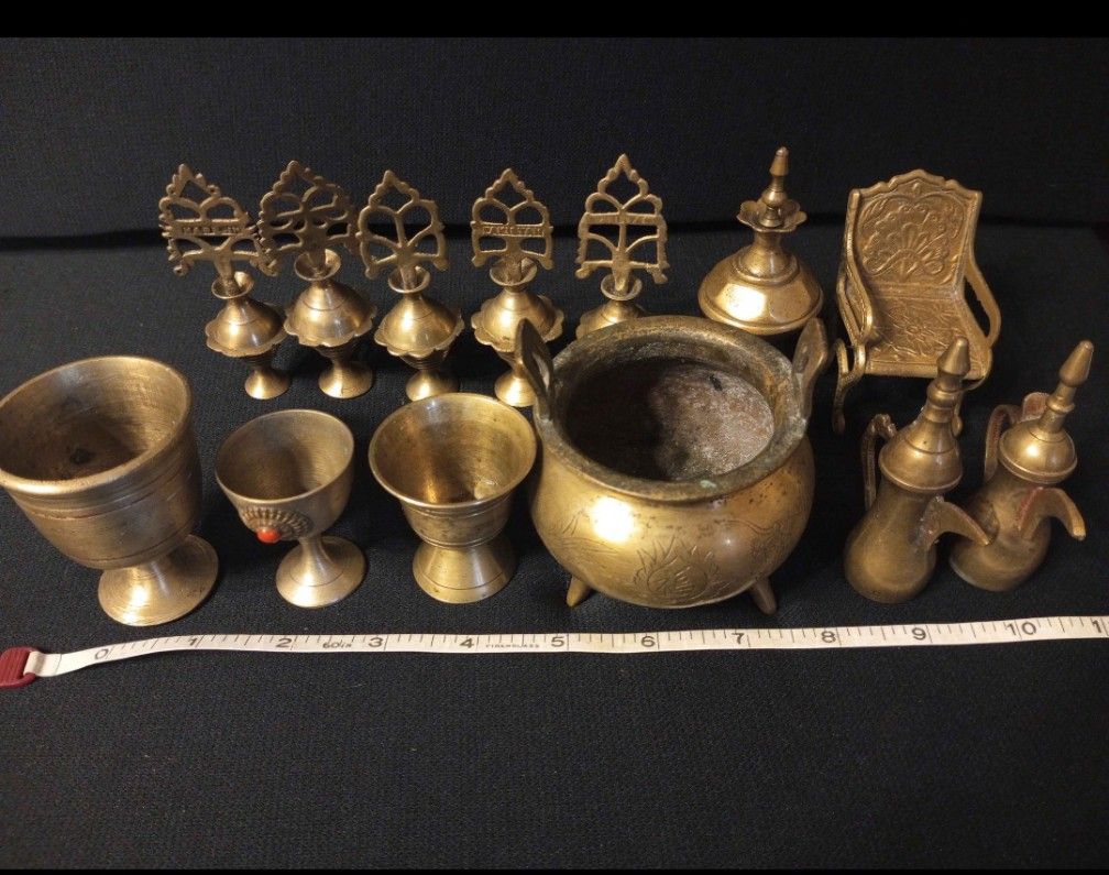 Vintage Miniature Brass Items (Category: Vintage Collectibles) located in Baguio. Submitted by silentturtle.5ec778 (Listing ID 1461597014, Image 2). Description: Vintage Miniature Brass Items Origin: Pakistan and China.