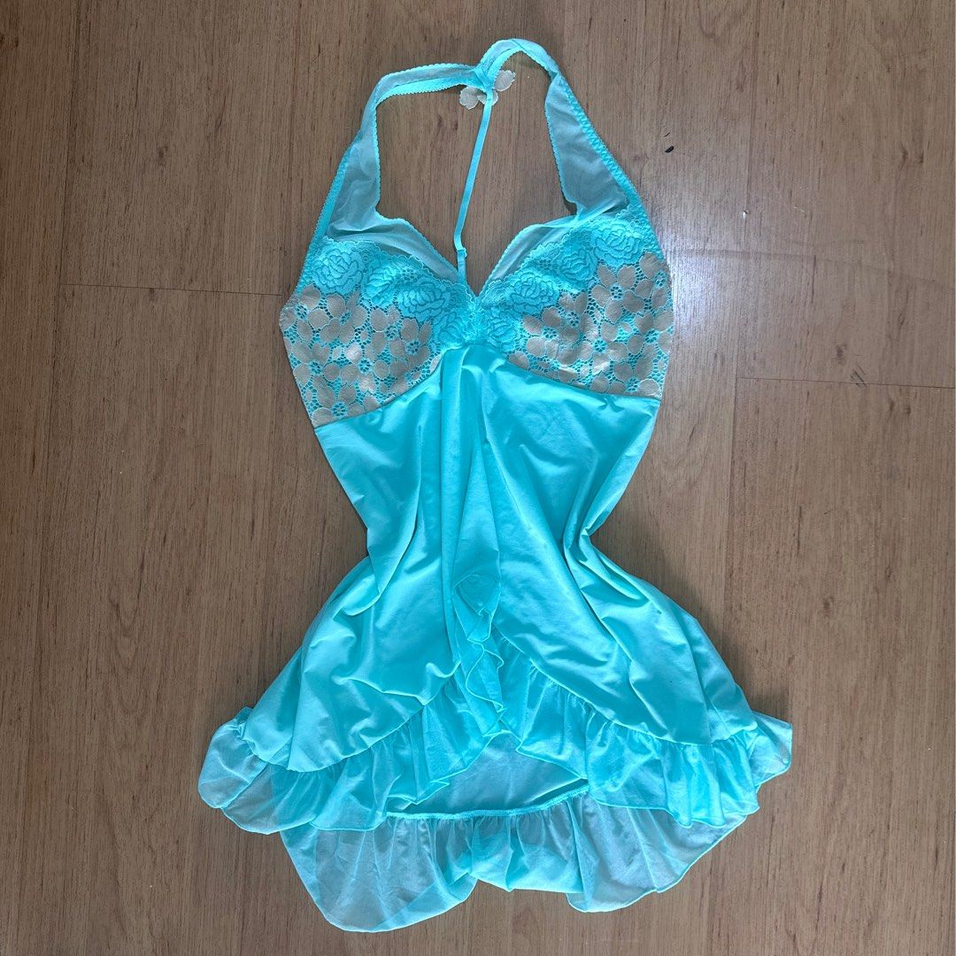 Vintage Mint Green Flowy Top (Category: Sleeveless) located in Cabuyao City. Submitted by hyugaclan (Listing ID 1461654749, Image 1). Description: - fits s-m - see last slide for more accurate color .