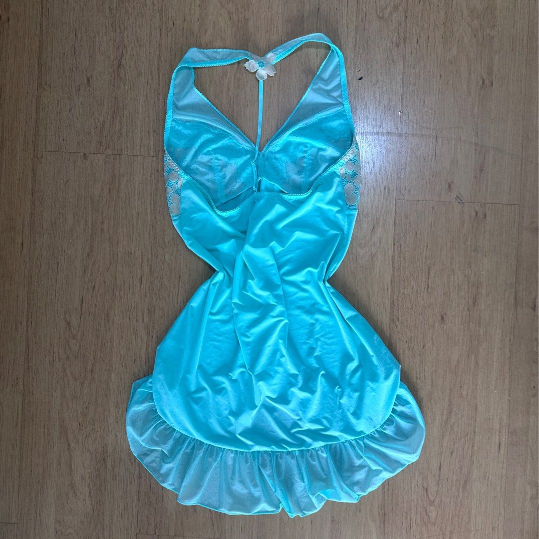 Vintage Mint Green Flowy Top (Category: Sleeveless) located in Cabuyao City. Submitted by hyugaclan (Listing ID 1461654749, Image 2). Description: - fits s-m - see last slide for more accurate color .