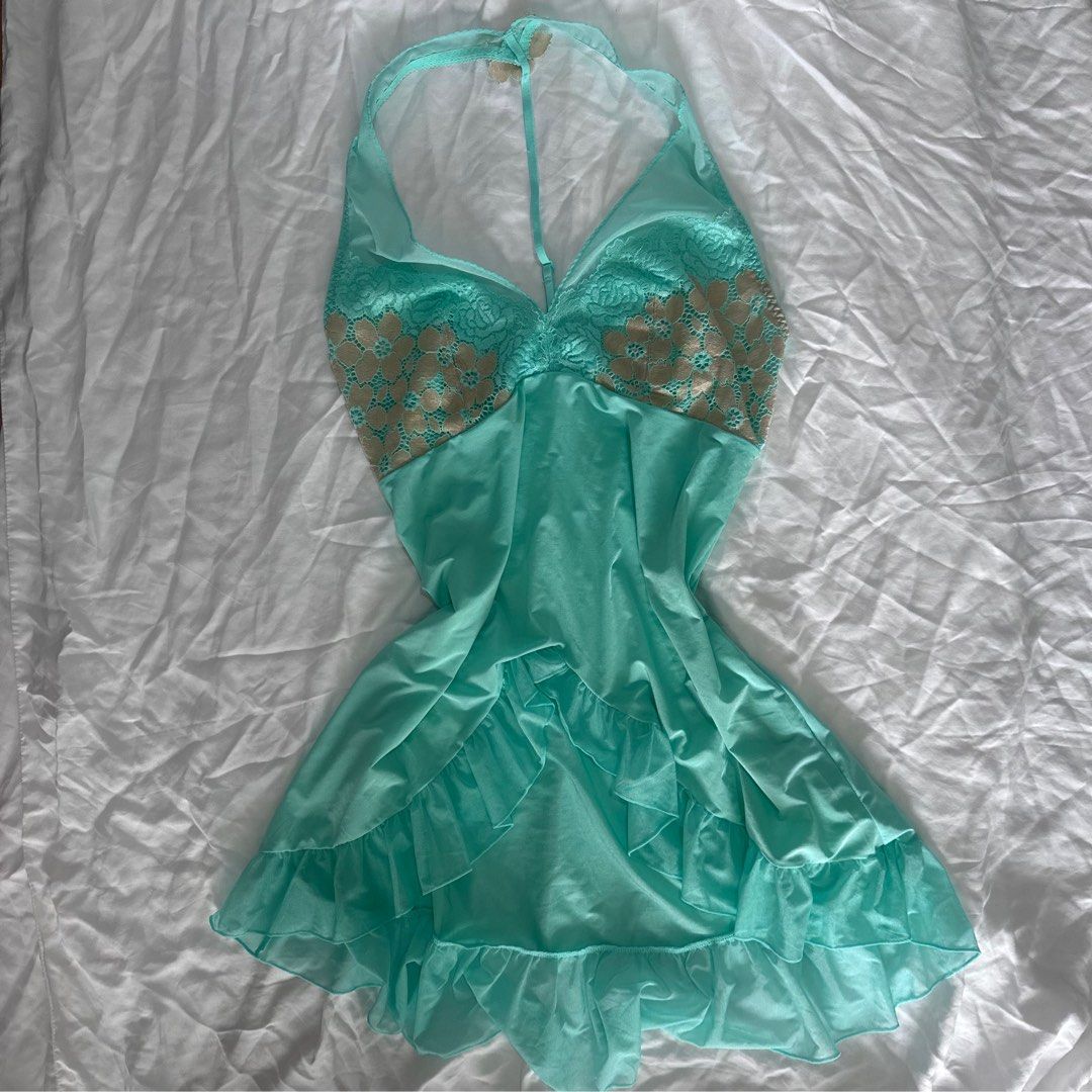 Vintage Mint Green Flowy Top (Category: Sleeveless) located in Cabuyao City. Submitted by hyugaclan (Listing ID 1461654749, Image 3). Description: - fits s-m - see last slide for more accurate color .