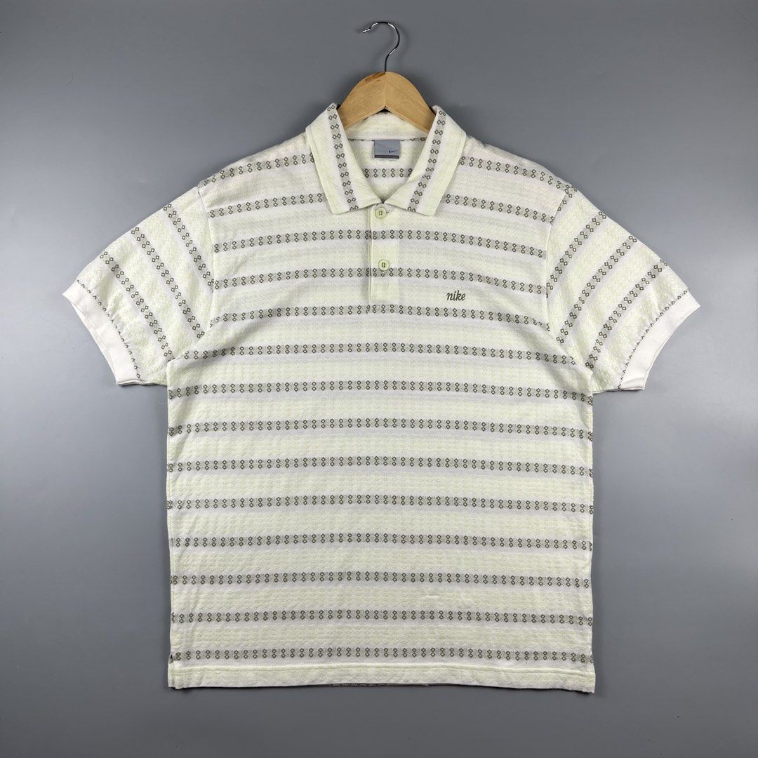 Vintage Nike Polo (Category: Activewear) located in Los Banos. Submitted by 4030.archives. (Listing ID 1461760676, Image 1). Description: Vintage Nike Polo 1500 Pesos XL Length : 27 inches Width : 21 inches Good as new.