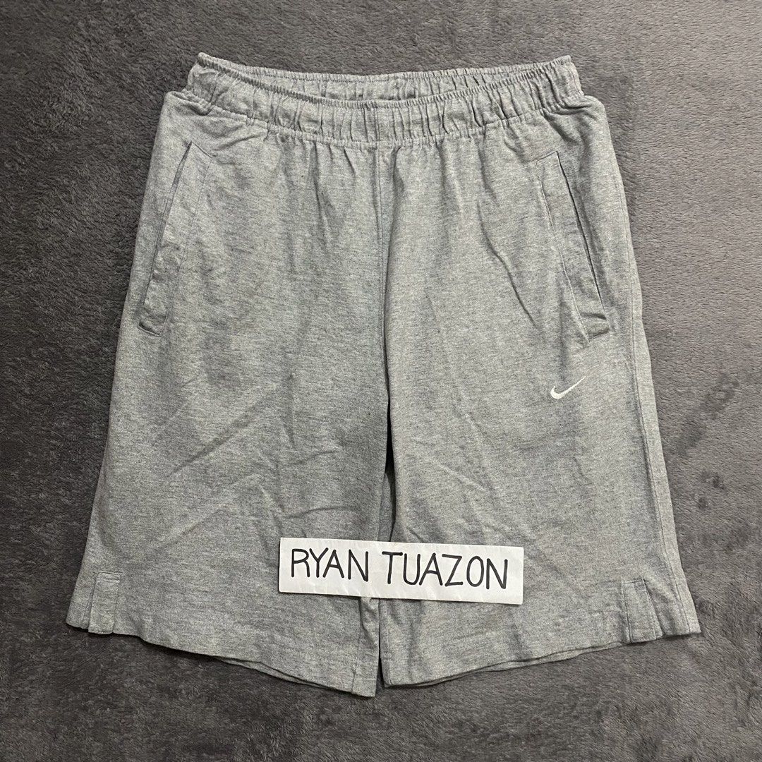 Vintage Nike Shorts (Category: Shorts) located in Lubao. Submitted by thriftlangph (Listing ID 1461766096, Image 2). Description: 🏷P499 Vintage Nike Sweatshorts 26 to 32W x 19L 11.5 leg opening 9.8/10 color rate Excellent Honest issue cut lang hardtag pero may codetag.