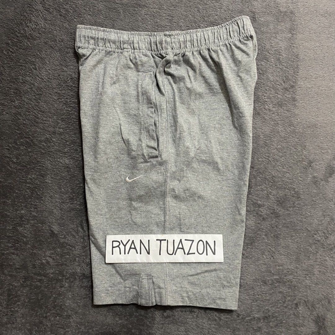 Vintage Nike Shorts (Category: Shorts) located in Lubao. Submitted by thriftlangph (Listing ID 1461766096, Image 3). Description: 🏷P499 Vintage Nike Sweatshorts 26 to 32W x 19L 11.5 leg opening 9.8/10 color rate Excellent Honest issue cut lang hardtag pero may codetag.