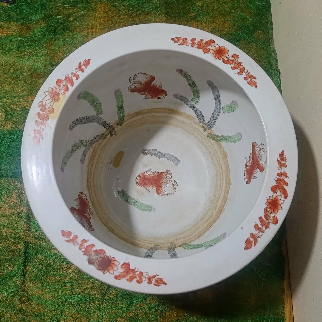 Vintage Oriental Vase/Planter (Category: Vases & Decorative Bowls) located in Manila. Submitted by gieboy65 (Listing ID 1461796673, Image 3). Description: Excellent Vintage Shape and Condition No Chips nor Hairline see Photos for References location Brgy Rizal Makati/Taguig MOP Gcash or Cash upon pick up.