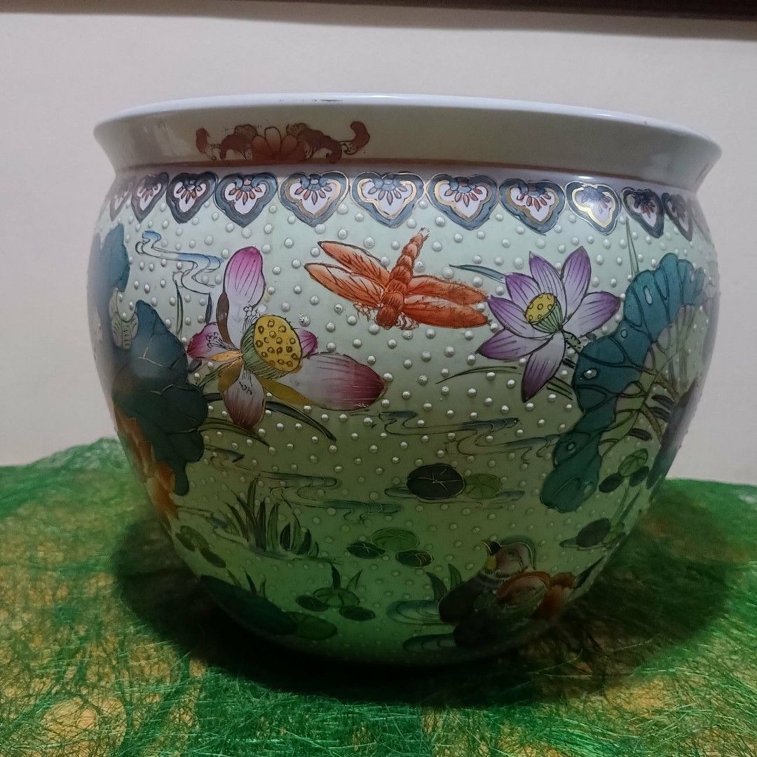 Vintage Oriental Vase/Planter (Category: Vases & Decorative Bowls) located in Manila. Submitted by gieboy65 (Listing ID 1461796673, Image 1). Description: Excellent Vintage Shape and Condition No Chips nor Hairline see Photos for References location Brgy Rizal Makati/Taguig MOP Gcash or Cash upon pick up.